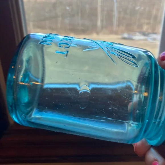 Vintage Aqua Ball Glass Mason Jars with Zinc Lids - Picture 10 of 14